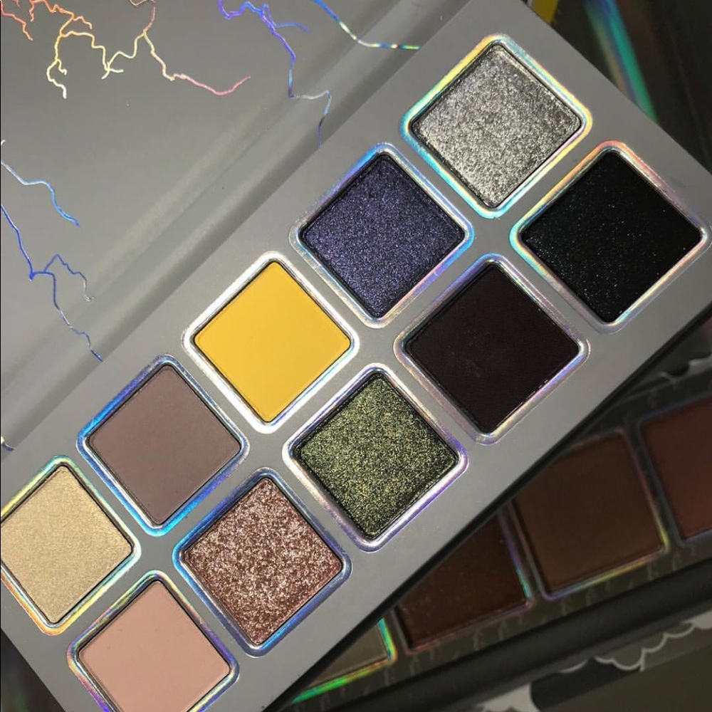 EYE OF THE STORM PALETTE